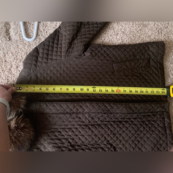 Burberry vintage quilted coat with fur hood - Picture 13 of 16